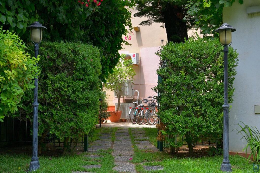 Albergo a Mondello Palermo 10 bb mondello resort bici