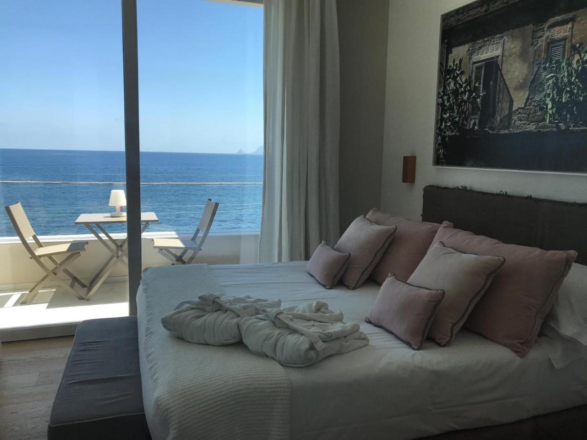Albergo a Mondello Palermo 2 hotel 4 stelle mondello palermo unico boutique hotel stanza vista mare