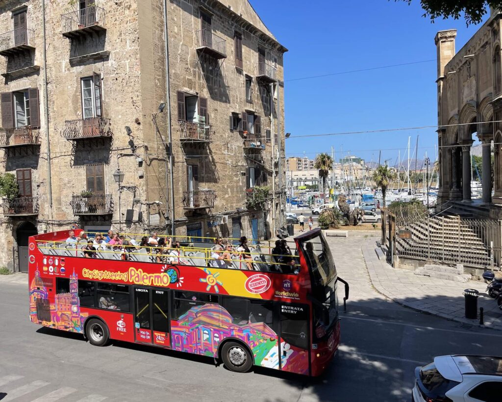Autobus turistico Hop-on Hop-off a Palermo: come funziona e prezzi 2 bus turistico palermo hop on hop off